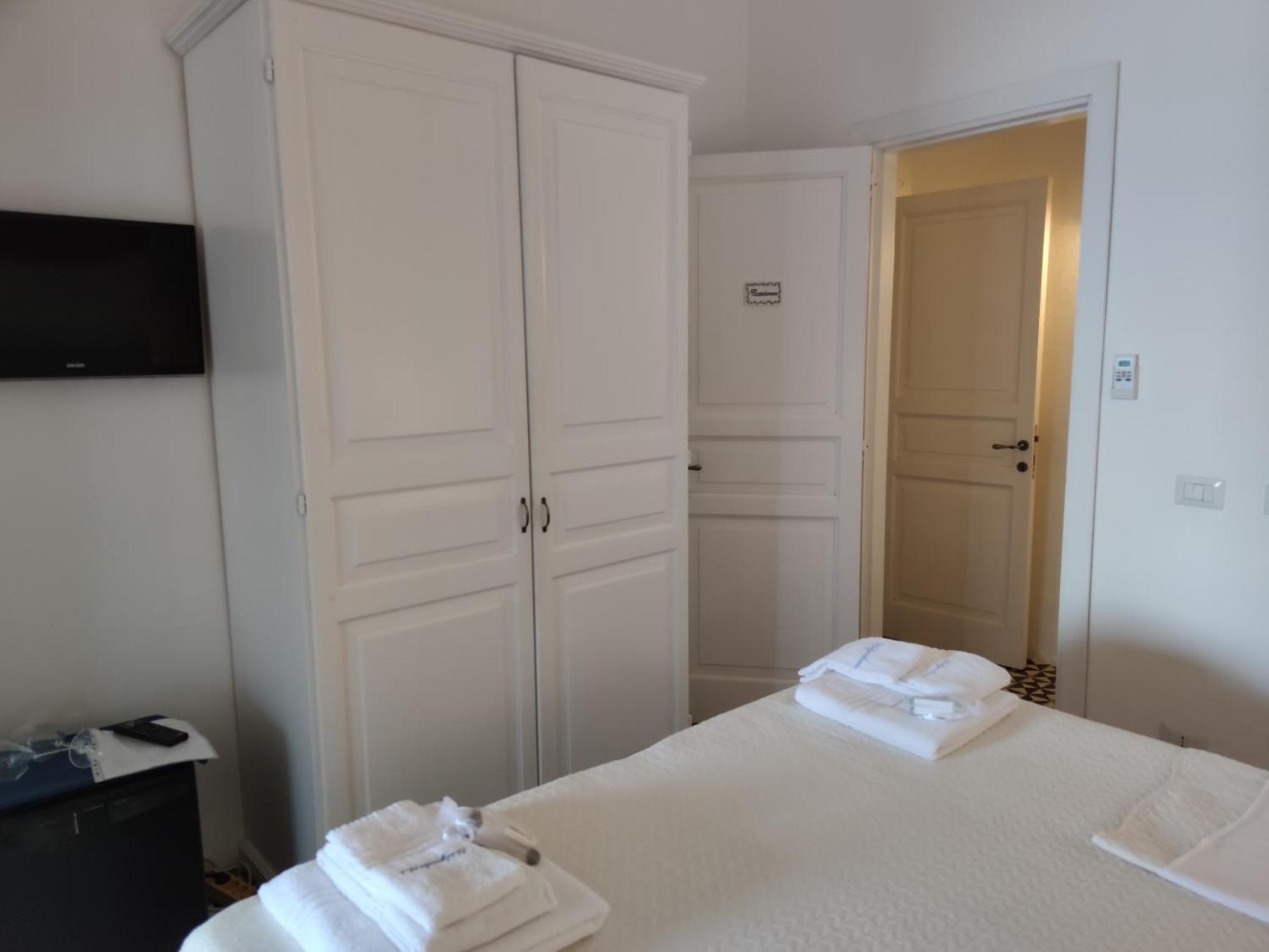 Halgoduria Hotel Санта Марина Салина Стая снимка